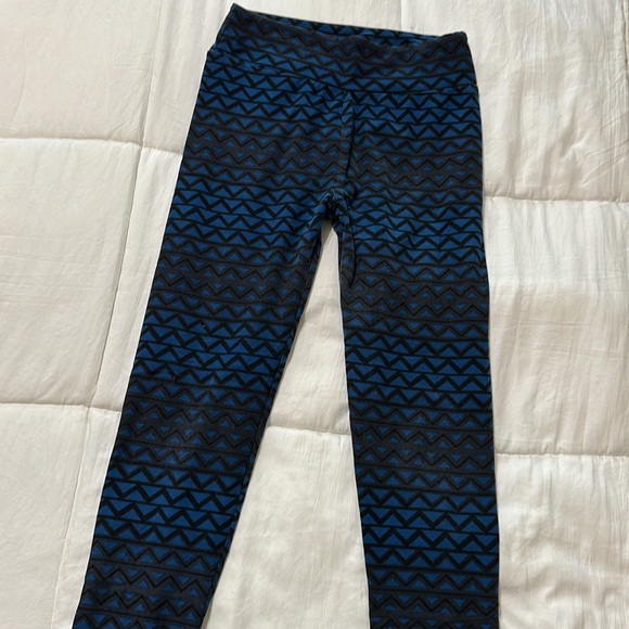 LulaRoe buttery soft leggings. - Picture 2 of 4